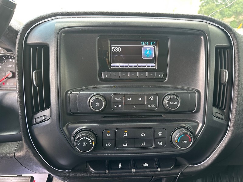 Chevrolet Silverado 1500 Vehicle Full-screen Gallery Image 15