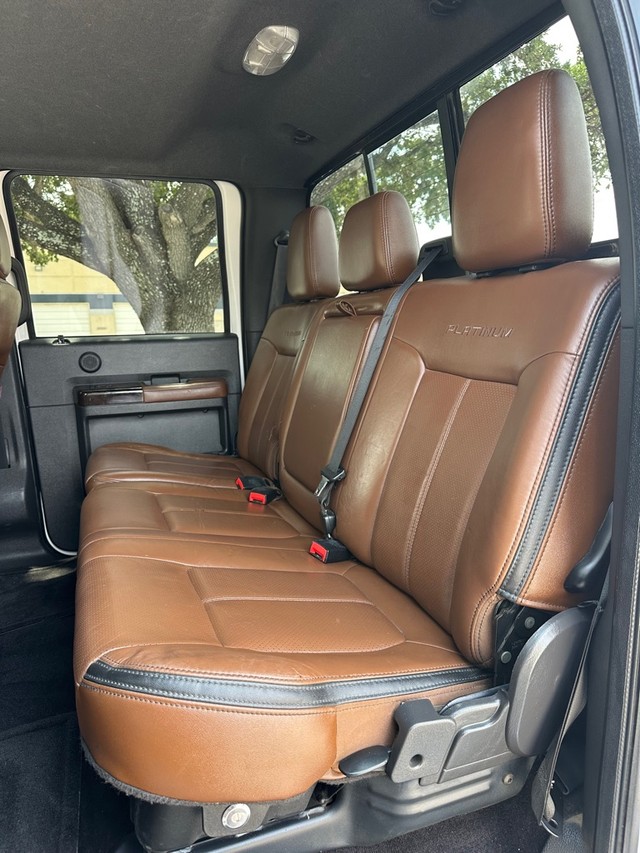 Ford Super Duty F-350 SRW Vehicle Full-screen Gallery Image 10