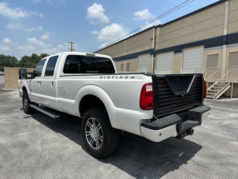 Ford Super Duty F-350 SRW Vehicle Full-screen Gallery Image 04