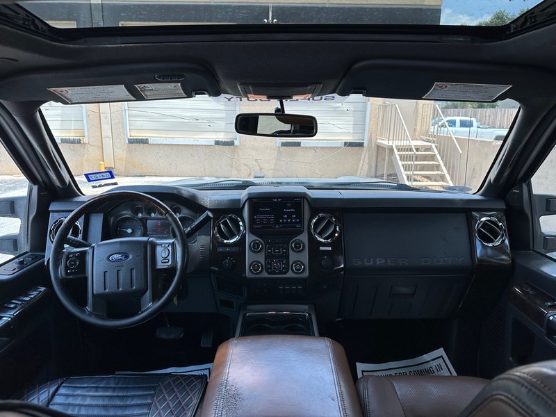 Ford Super Duty F-350 SRW Vehicle Full-screen Gallery Image 13