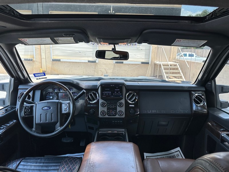 Ford Super Duty F-350 SRW Vehicle Full-screen Gallery Image 14