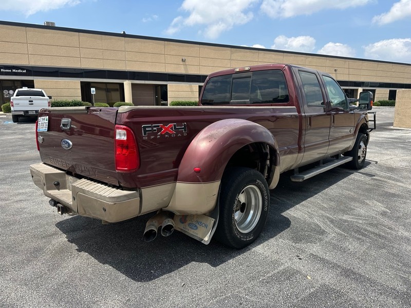Ford Super Duty F-350 DRW Vehicle Full-screen Gallery Image 04