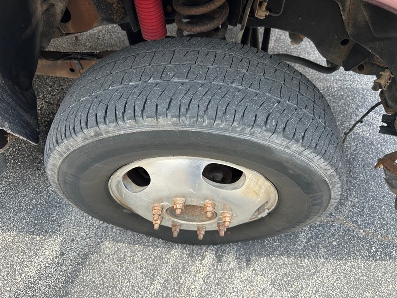 Ford Super Duty F-350 DRW Vehicle Full-screen Gallery Image 07