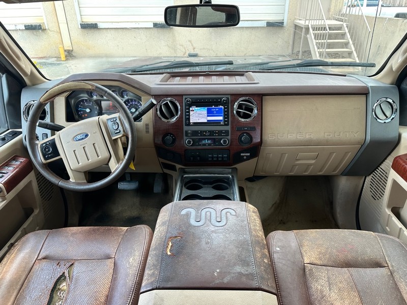 Ford Super Duty F-350 DRW Vehicle Full-screen Gallery Image 10