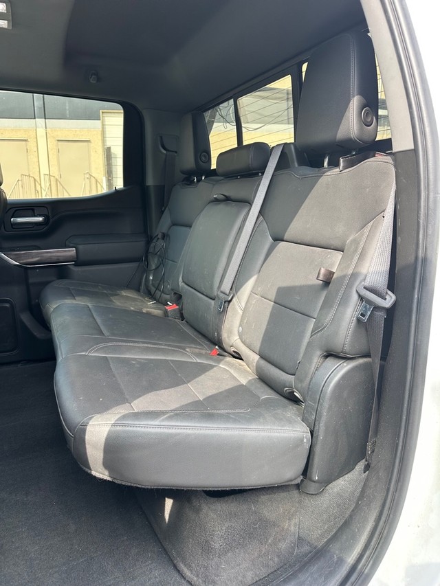 Chevrolet Silverado 1500 Vehicle Full-screen Gallery Image 09