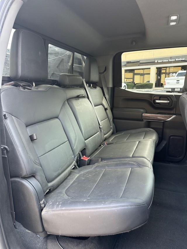 Chevrolet Silverado 1500 Vehicle Full-screen Gallery Image 10
