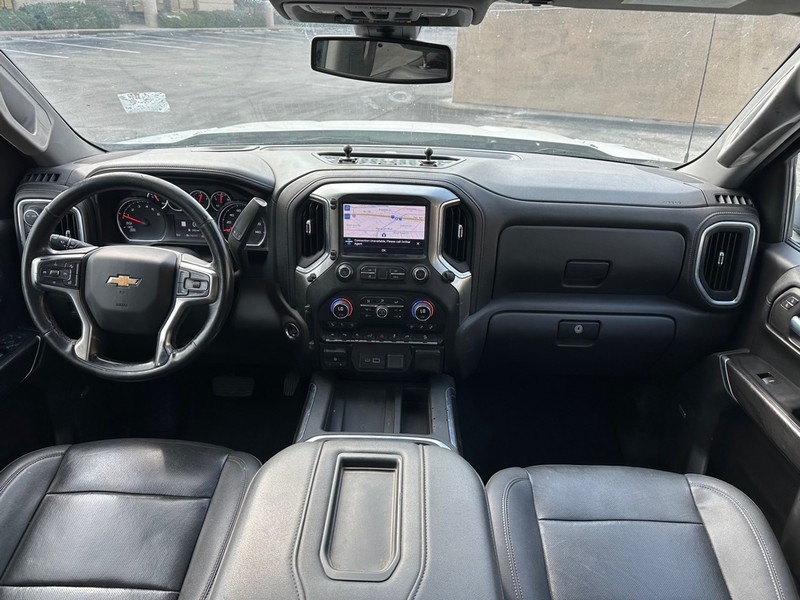 Chevrolet Silverado 1500 Vehicle Full-screen Gallery Image 11