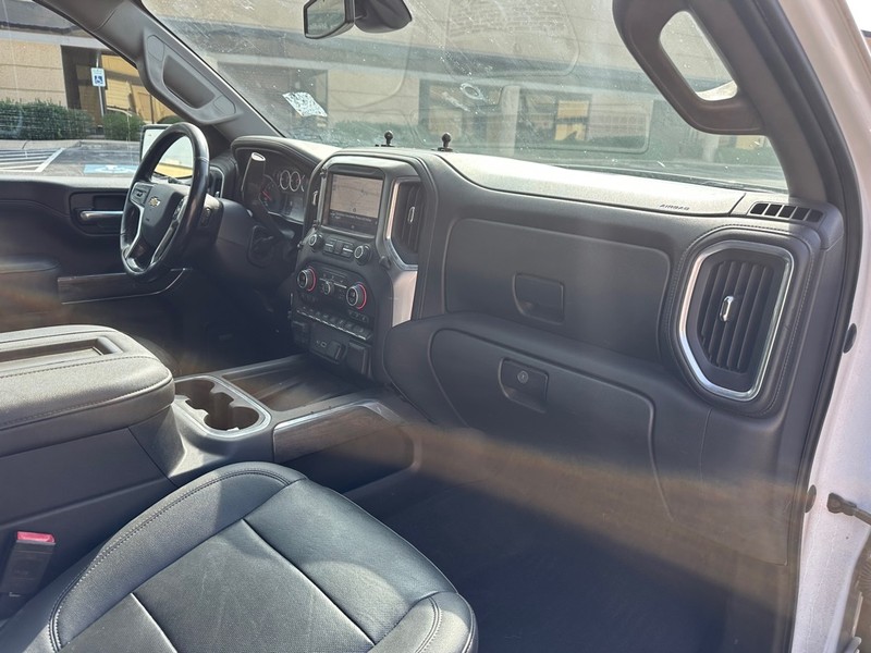 Chevrolet Silverado 1500 Vehicle Full-screen Gallery Image 14