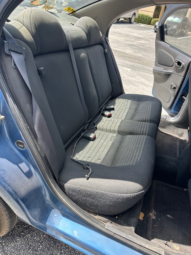 Dodge Neon Vehicle Full-screen Gallery Image 08
