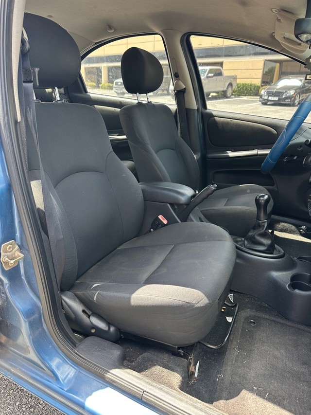 Dodge Neon Vehicle Full-screen Gallery Image 10