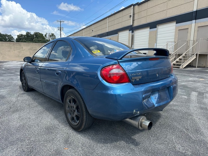Dodge Neon Vehicle Full-screen Gallery Image 03