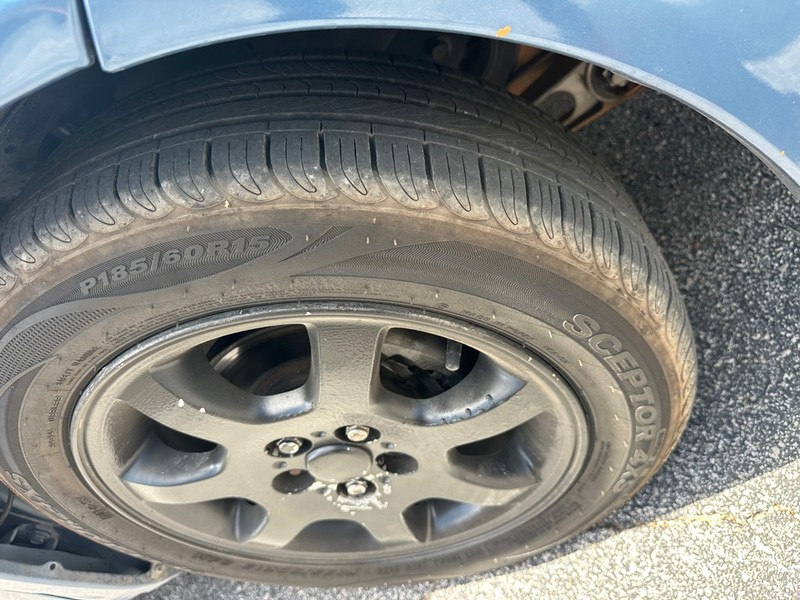 Dodge Neon Vehicle Full-screen Gallery Image 07