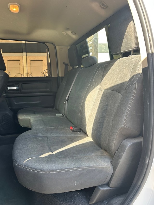Ram 2500 Vehicle Full-screen Gallery Image 09