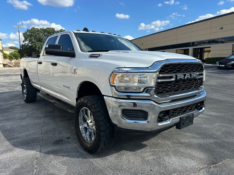 Ram 2500 Vehicle Full-screen Gallery Image 06