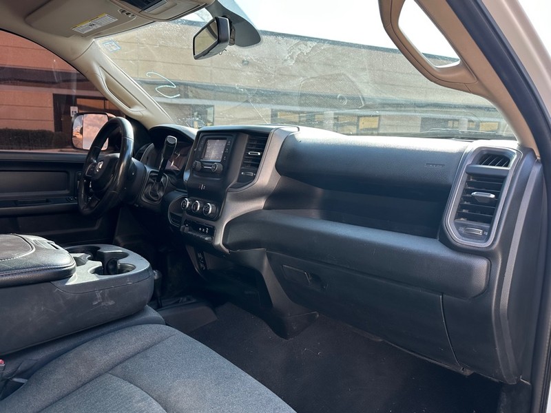 Ram 2500 Vehicle Full-screen Gallery Image 12