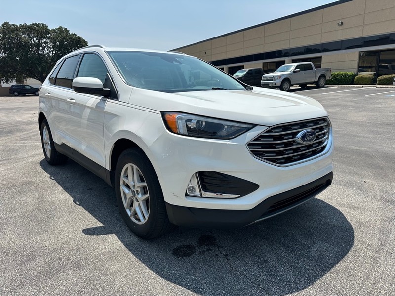 Ford Edge Vehicle Full-screen Gallery Image 06
