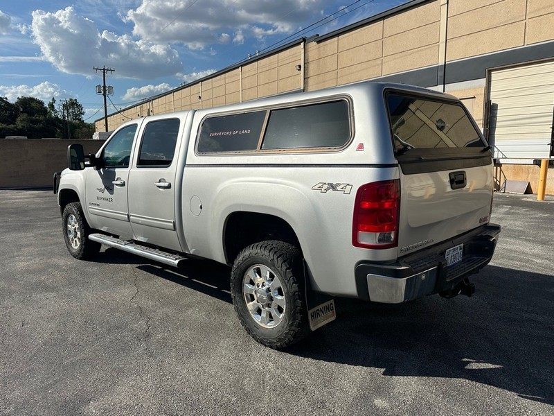 GMC Sierra 2500HD Vehicle Full-screen Gallery Image 03