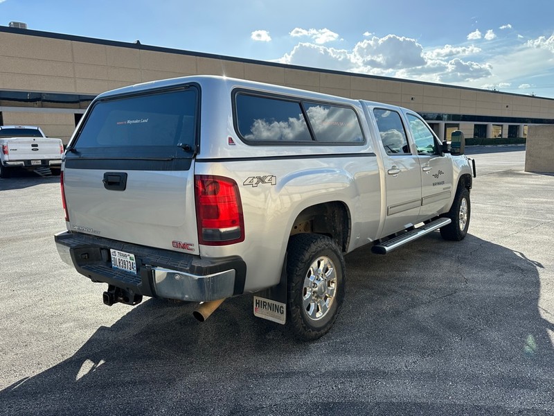 GMC Sierra 2500HD Vehicle Full-screen Gallery Image 04