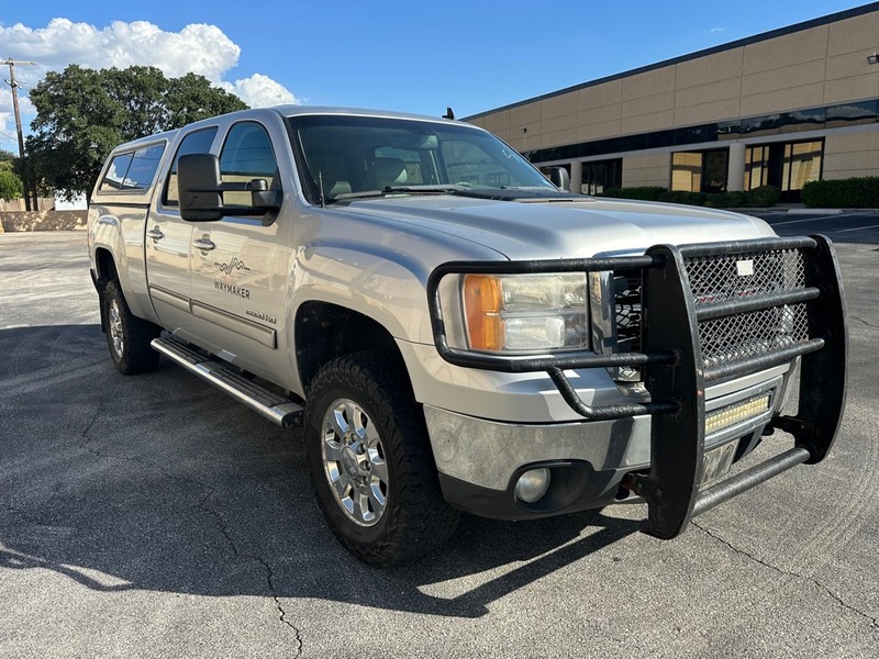 GMC Sierra 2500HD Vehicle Full-screen Gallery Image 06