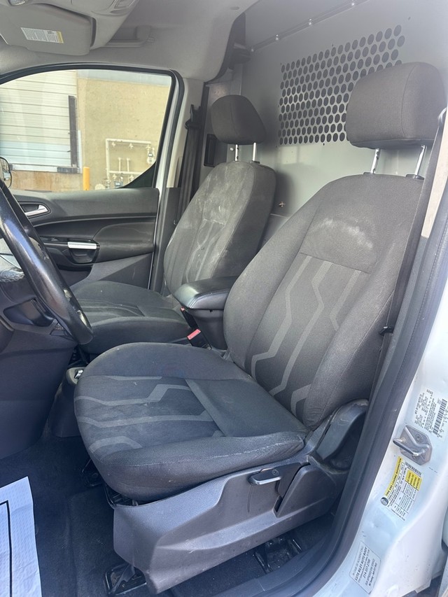 Ford Transit Connect Van Vehicle Full-screen Gallery Image 11