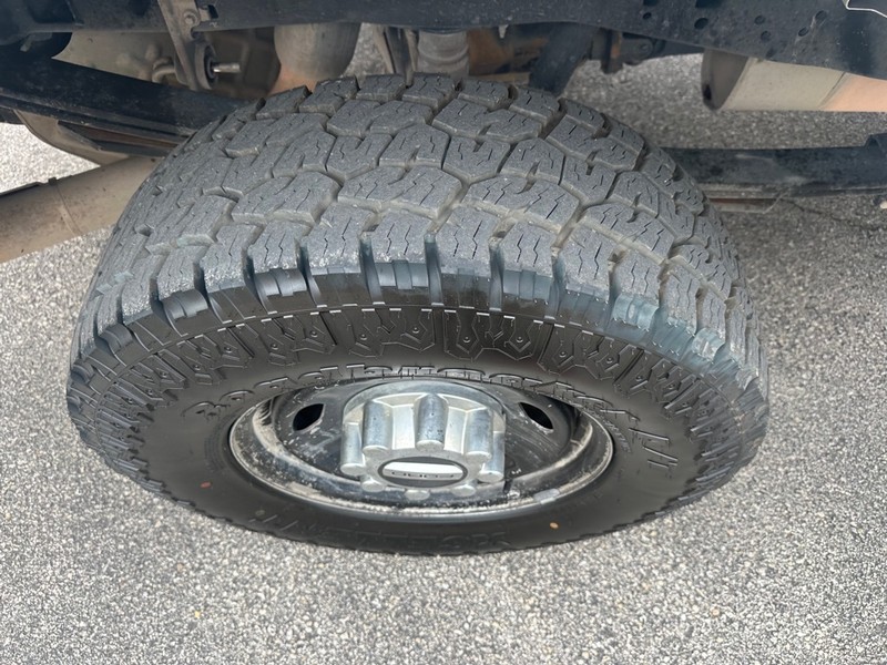Ford Super Duty F-250 SRW Vehicle Full-screen Gallery Image 7