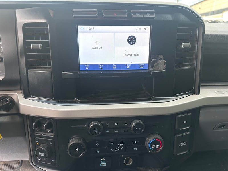 Ford Super Duty F-250 SRW Vehicle Full-screen Gallery Image 14