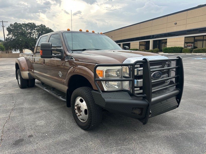 Ford Super Duty F-350 DRW Vehicle Full-screen Gallery Image 6