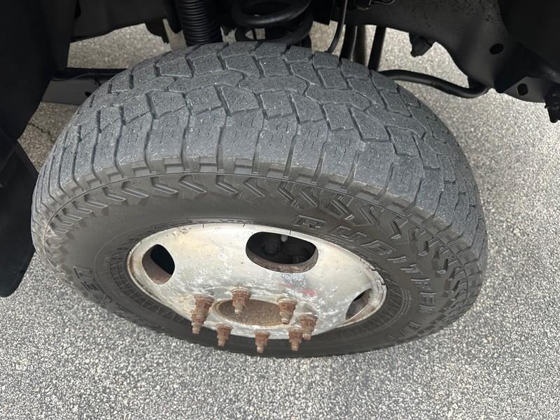 Ford Super Duty F-350 DRW Vehicle Full-screen Gallery Image 7