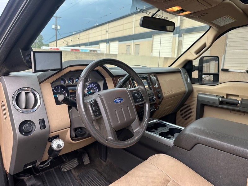 Ford Super Duty F-350 DRW Vehicle Full-screen Gallery Image 14