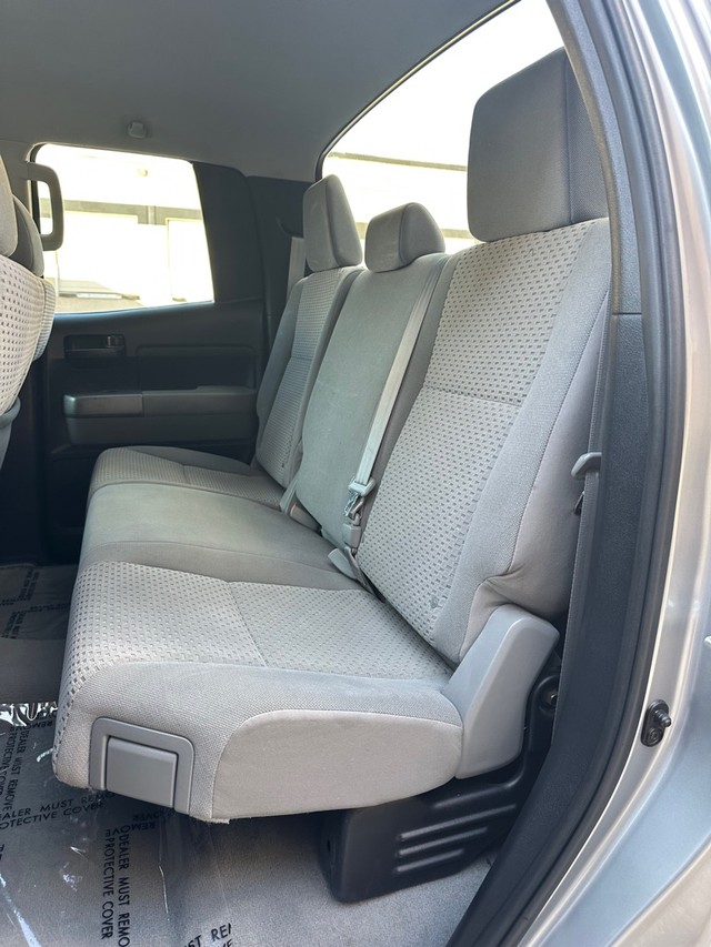 Toyota Tundra 2WD Vehicle Full-screen Gallery Image 09