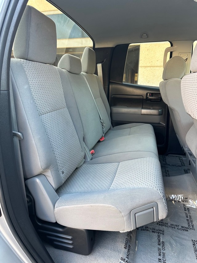 Toyota Tundra 2WD Vehicle Full-screen Gallery Image 10