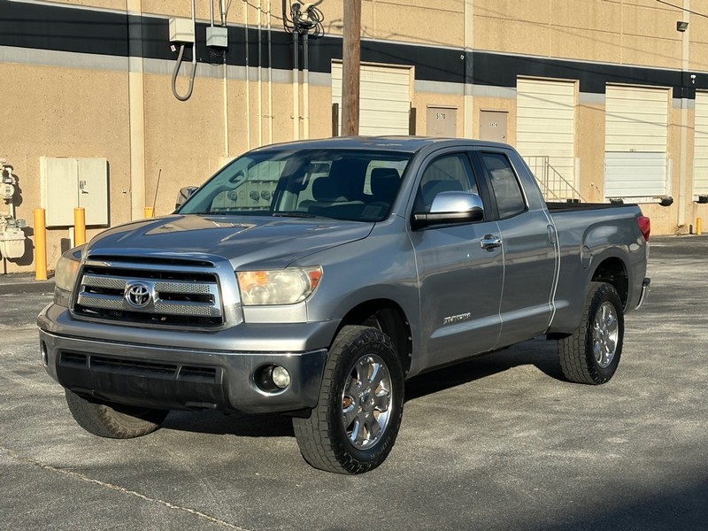 Toyota Tundra 2WD Vehicle Full-screen Gallery Image 01