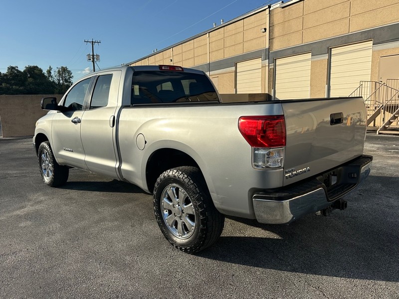 Toyota Tundra 2WD Vehicle Full-screen Gallery Image 03