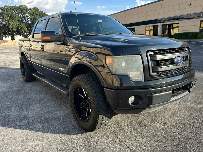 Ford F-150 Vehicle Full-screen Gallery Image 07