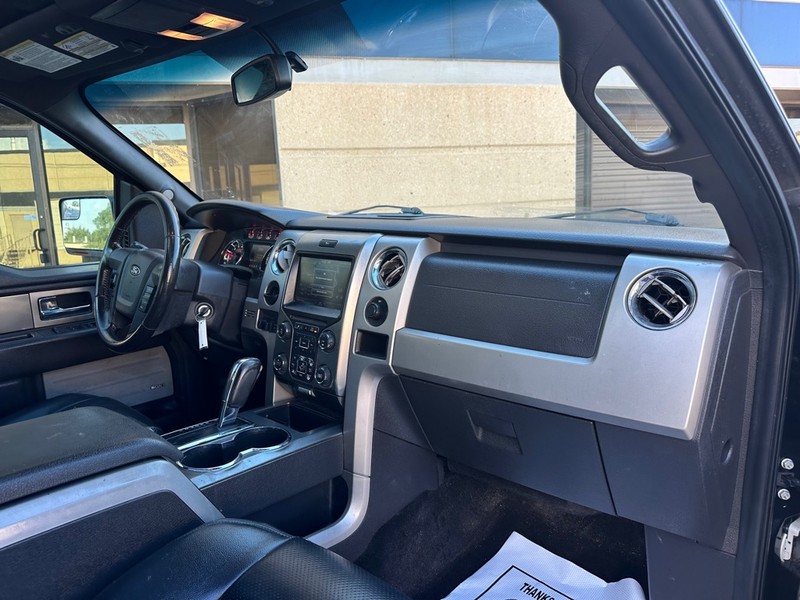 Ford F-150 Vehicle Full-screen Gallery Image 14