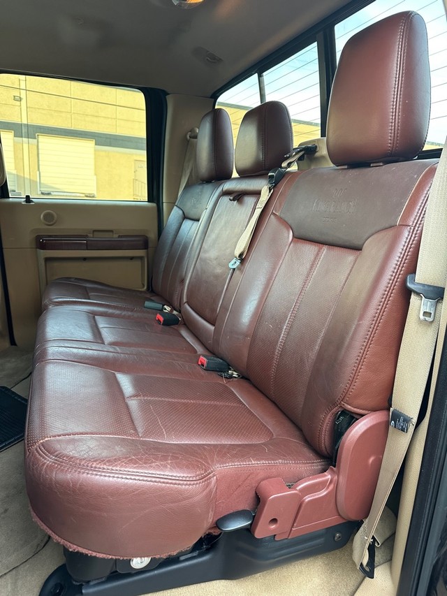 Ford Super Duty F-350 SRW Vehicle Full-screen Gallery Image 11