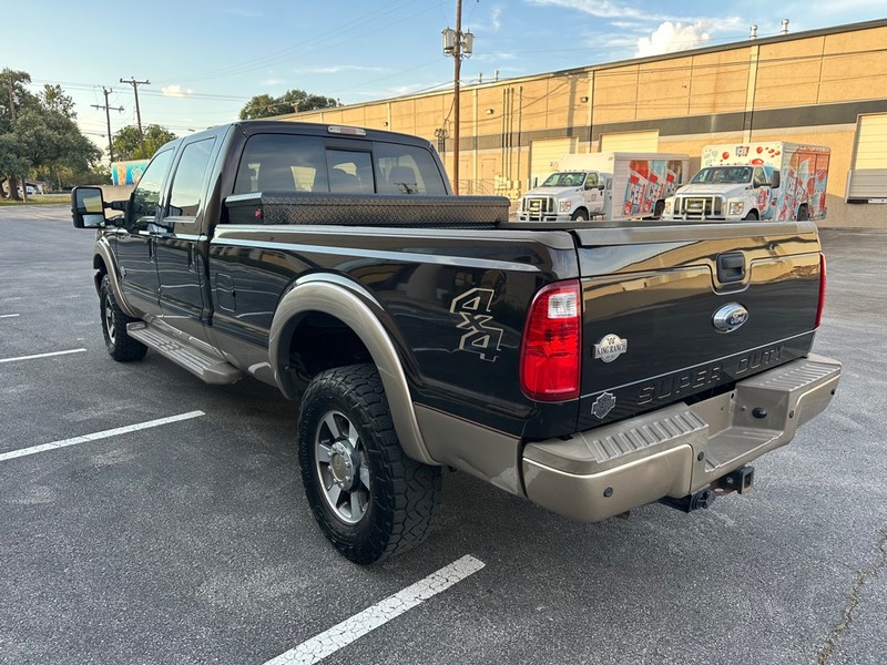 Ford Super Duty F-350 SRW Vehicle Full-screen Gallery Image 04