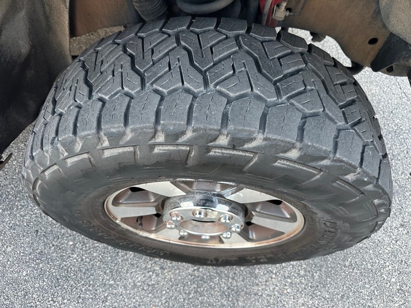 Ford Super Duty F-350 SRW Vehicle Full-screen Gallery Image 08