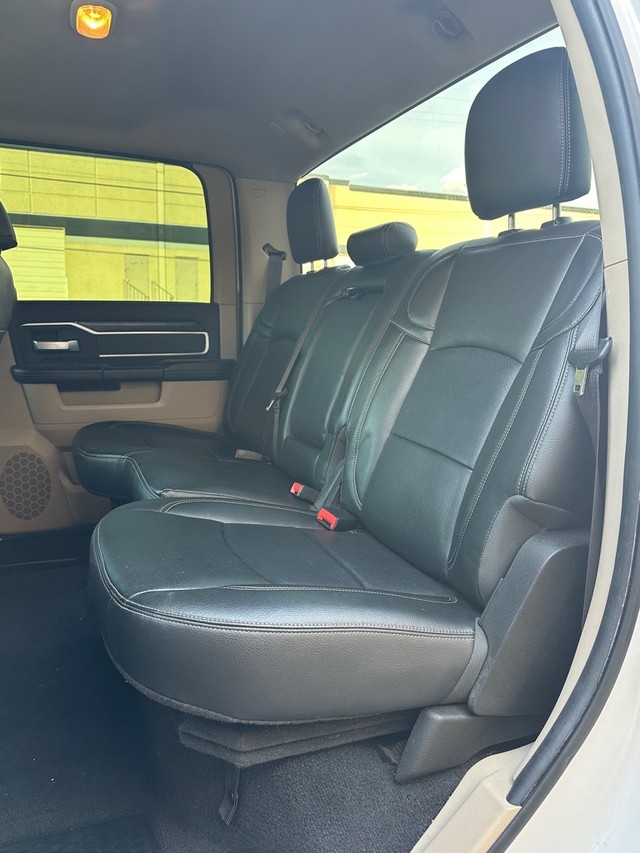 Ram 2500 Vehicle Full-screen Gallery Image 10