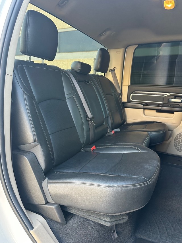 Ram 2500 Vehicle Full-screen Gallery Image 11