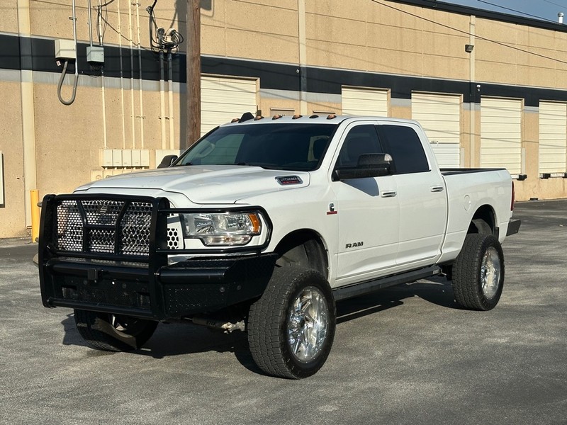 Ram 2500 Vehicle Full-screen Gallery Image 01