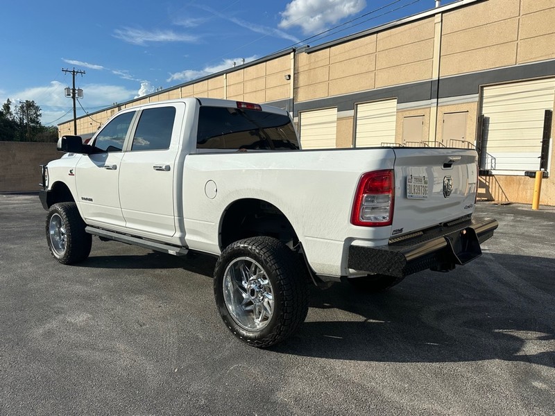 Ram 2500 Vehicle Full-screen Gallery Image 04