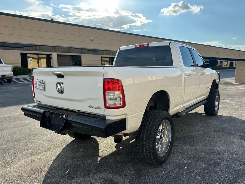 Ram 2500 Vehicle Full-screen Gallery Image 05