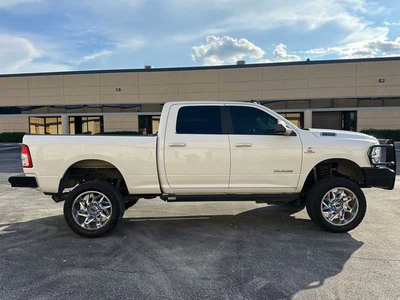 Ram 2500 Vehicle Full-screen Gallery Image 06