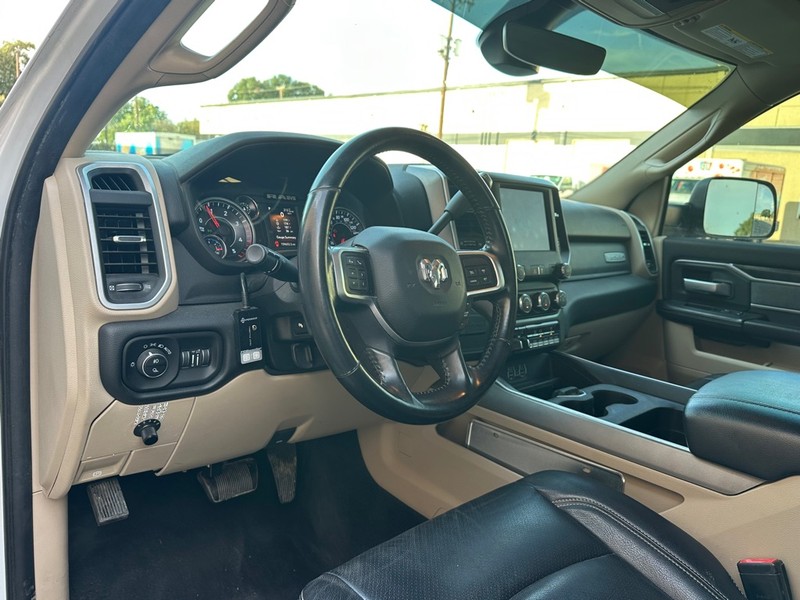Ram 2500 Vehicle Full-screen Gallery Image 15