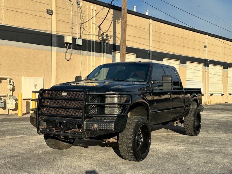 Ford Super Duty F-250 SRW Vehicle Full-screen Gallery Image 01