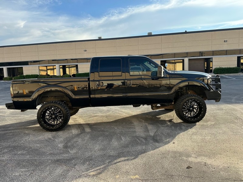 Ford Super Duty F-250 SRW Vehicle Full-screen Gallery Image 06