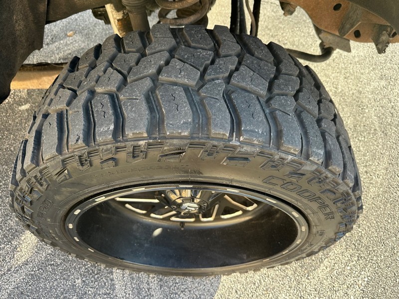 Ford Super Duty F-250 SRW Vehicle Full-screen Gallery Image 09
