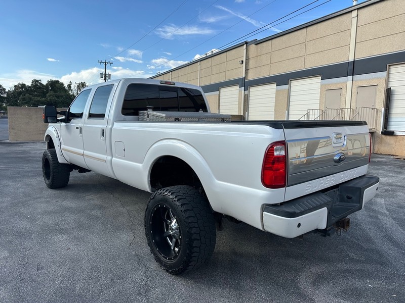 Ford Super Duty F-350 SRW Vehicle Full-screen Gallery Image 04