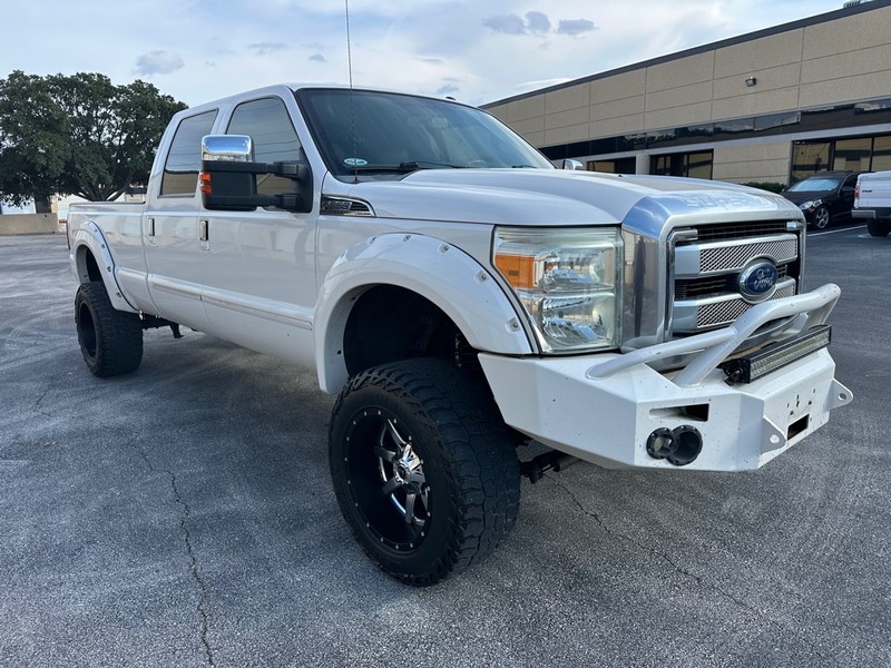 Ford Super Duty F-350 SRW Vehicle Full-screen Gallery Image 07